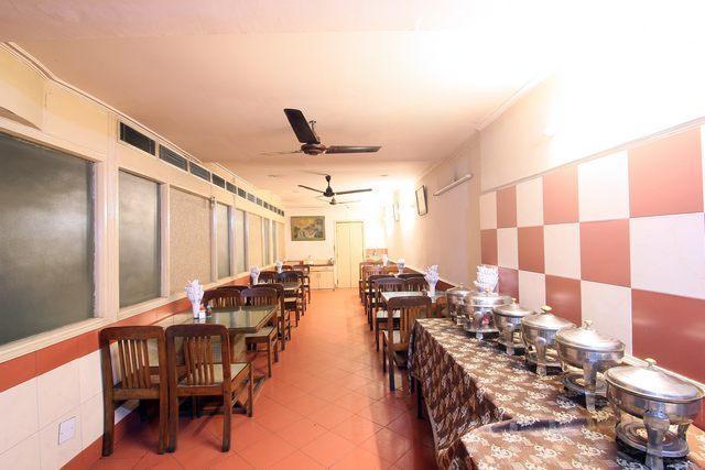 Oyo 15791 Flagship Hotel Executive Hazratganj Lucknow Exterior photo