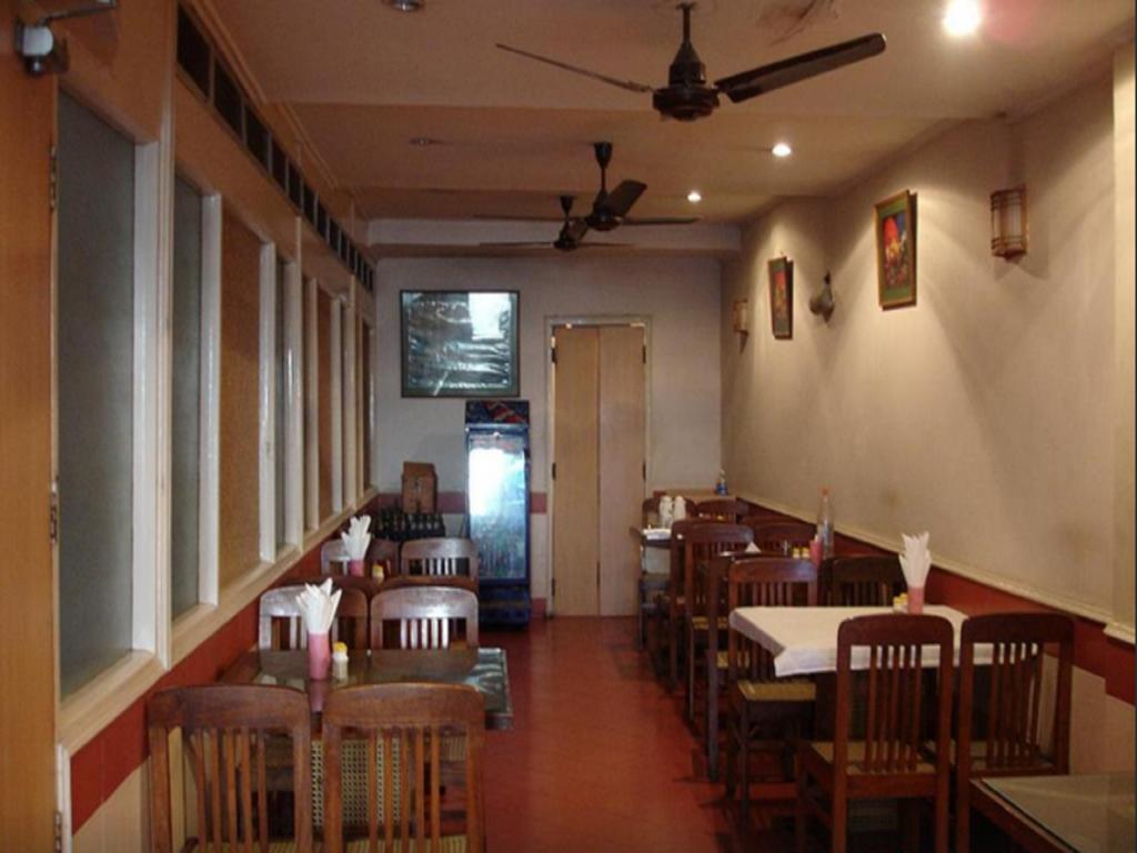 Oyo 15791 Flagship Hotel Executive Hazratganj Lucknow Exterior photo