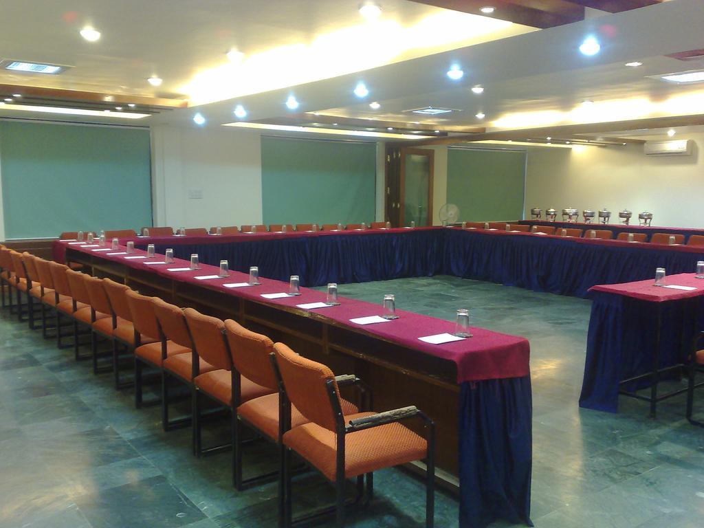 Oyo 15791 Flagship Hotel Executive Hazratganj Lucknow Exterior photo